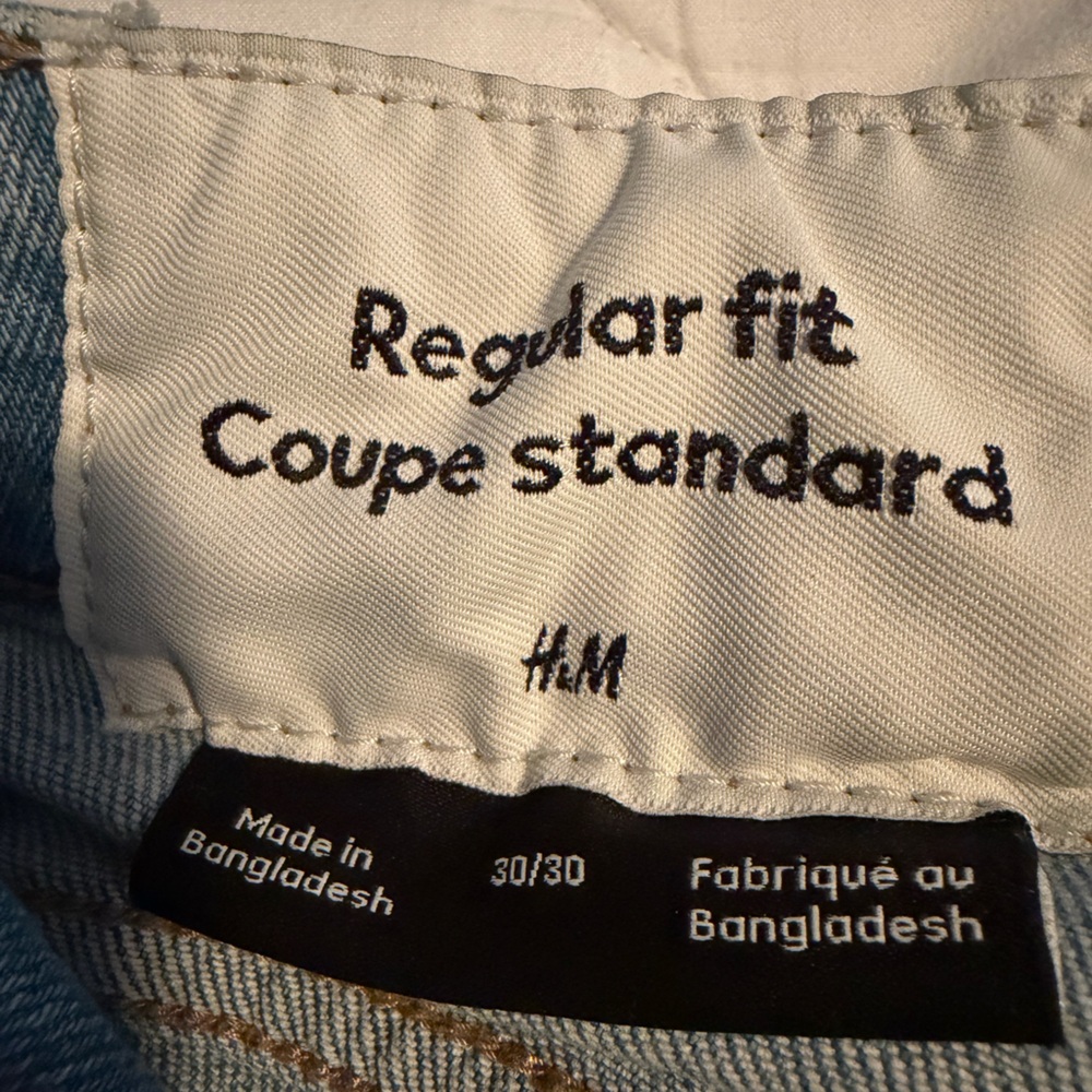 H&M light wash regular fit jeans. Size 30 x30. GUC - Picture 7 of 7
